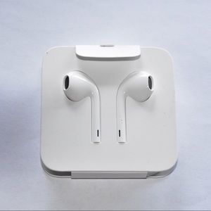 Apple iPhone XR EarPods with Lightning Connector